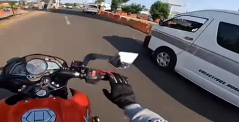 VIDEO: “me aventó la combi y se rió”: exhiben a chofer de una Gris en Morelia