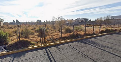 Abandonan a bebé recién nacida en una mochila, en baldío de Edomex