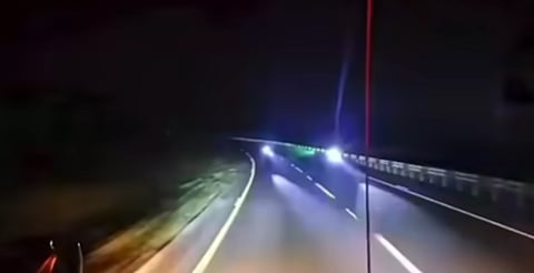 Camión atropella a asaltantes que le marcaban el alto en carretera de México