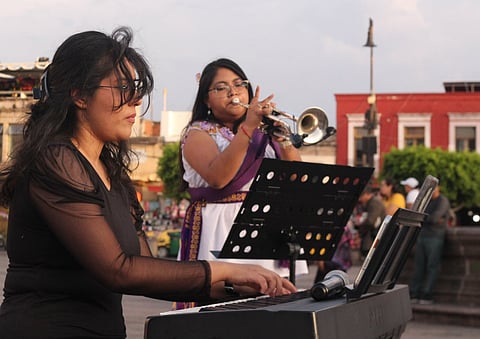 UMSNH llena de música y tradición la Plaza Valladolid