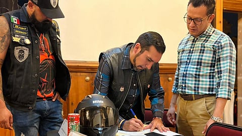 Barragán recibe iniciativa ciudadana para proteger a motociclistas de conductores irresponsables