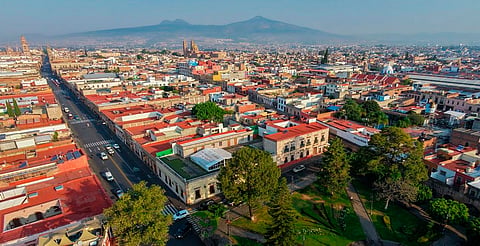 🌤️ Calor, cielo poco nuboso y viento ligero dominarán el clima hoy en Morelia