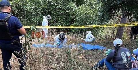 Madres buscadoras hallan restos humanos en comunidad de Cutzato; podrían ser de una mujer