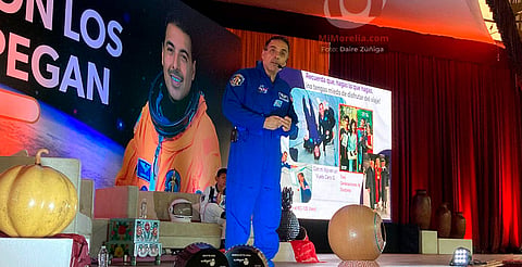 Astronauta michoacano ofrece conferencia para inspirar a estudiantes a perseguir sus sueños