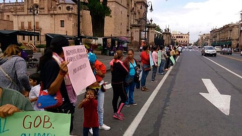 Se manifestaron frente a Palacio de Gobierno