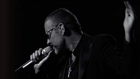 George Michael, fue cantante, compositor y productor británico de música pop