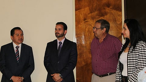 José Luis Gil Vázquez, secretario de Servicios Públicos, se dirigió al nuevo funcionario para darle la bienvenida
