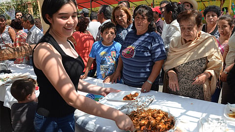 Los asistentes a esta localidad de Charo degustaron del producto (Foto: ACG)