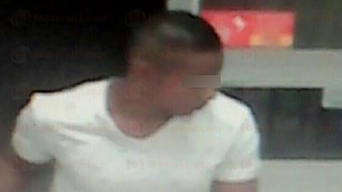De acuerdo con algunos testigos el individuo llegó al comercio en referencia e intentó cometer un hurto