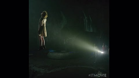 Hace 27 años, Tim Curry dio vida a este aterrador payaso (Foto: IT Movie)
