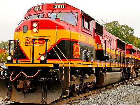 Regidores urgen claridad en recursos que donó Kansas City Southern