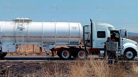Abandonan pipa con 29 mil litros de gasolina robada en Buenavista