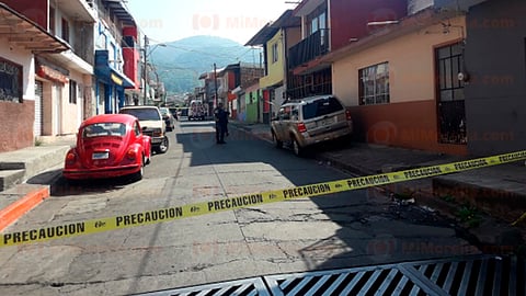 El cuerpo fue trasladado al Servicio Médico Forense (Semefo) local para la práctica de la necropsia de ley, a donde se espera que acudan sus deudos para reclamarlo (Foto: RED 113)