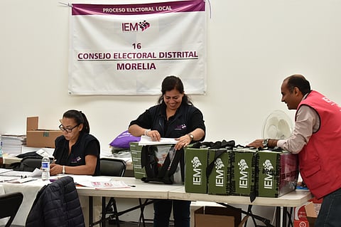 En el Comité Electoral Distrital número 16 todavía deberá realizarse el recuento de otros 26 paquetes electorales que fueron reservados, de las 999 casillas instaladas (Foto: ACG)