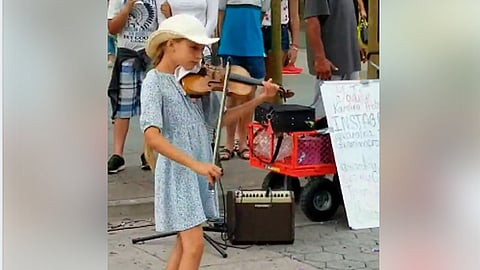 La niña se llama Karolina Protsenko (Foto: captura de video)