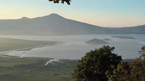 Sheinbaum se comprometió a respaldar rehabilitación del Lago de Pátzcuaro: Bedolla