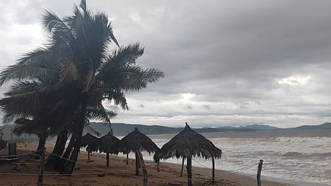 Se prevén posibles trombas marinas frente a las costas de Sinaloa (Foto:@PCJalisco)