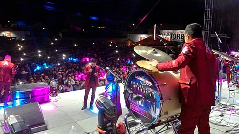 La cantante Eugenia León también se presentará durante las Fiestas Patrias (Foto Facebook: La Arrolladora Banda El Limón)