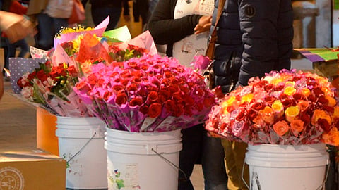Día del Amor y la Amistad, ¿una celebración que te puede hacer sentir triste? Recomiendan que te regales algo tú mismo