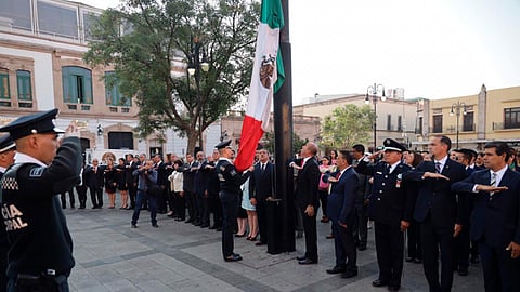 Se montó una guardia de honor posterior al izamiento de bandera
(Foto: Cortesía)