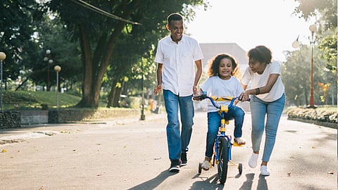 De acuerdo con el Inegi, los hogares conformados por familias monoparentales han ido en los últimos años, al igual que los divorcios (Foto: pexels.com)