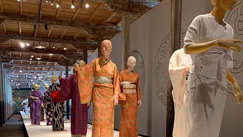 Cuenta con maniquíes diseñados por el artista urapense Javier Marín (Foto: Twitter/@secult_mich)