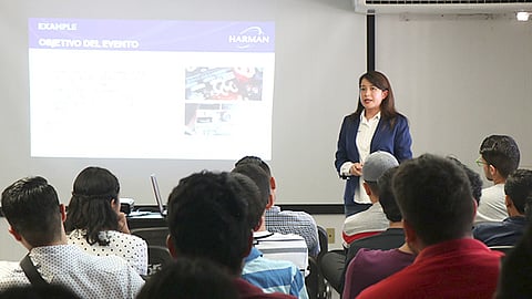 Elba Gema Bravo García, especialista en Atracción de Talento, recordó el 70% de los jóvenes interesados en formar parte de la empresa son contratados (Foto Cortesía)