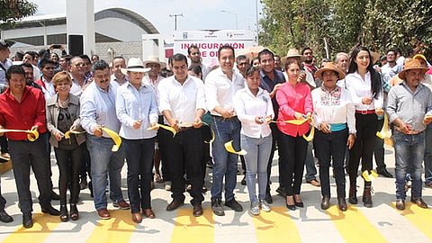 Carlos Herrera entregó aulas, inauguró la pavimentación de una calle y encabezó la campaña de Regularización del Estado Civil (Foto Cortesía)