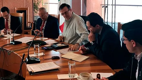 La SRE trabaja para proteger a los migrantes mexicanos que se encuentren en Estados Unidos (Foto: @m_ebrard)
