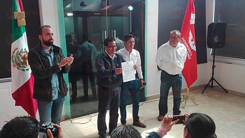 Le fue el entregado el nombramiento como coordinador de la Comisión Operativa municipal de Morelia, en Movimiento Ciudadano
(Foto: Sayra Casillas)