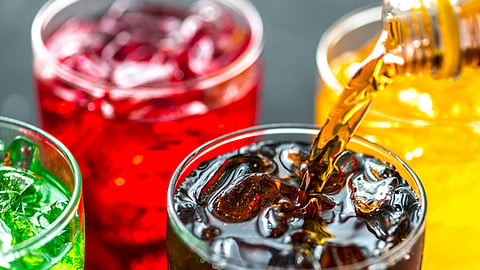 Prevén aumento al IEPS en 2026; impactará en refrescos, gasolina y telecomunicaciones