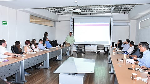 Los temas sobre los que se impartió la instrucción fueron "Catálogo Estatal de Trámites y Servicios" (CAT), así como "Calidad en el Servicio" (Foto Cortesía)