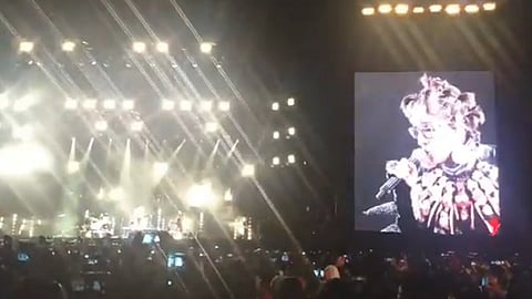 Un grupo de mujeres interpretó el himno Un Violador en Tu Camino antes de iniciar el concierto (Foto: captura/@tania_molina_r)