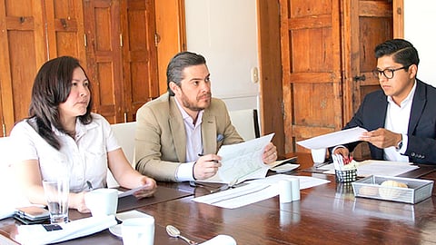 Laura Granados y Eduardo Orihuela, se reunieron con jóvenes desarrolladores de nuevas tecnologías quienes expresaron diversas inquietudes (Foto Cortesía)