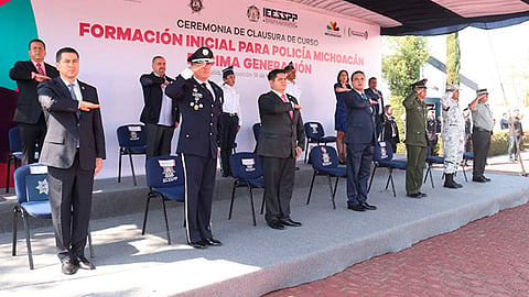 El diputado asistió a la Ceremonia de Clausura de Curso Formación Inicial Para Policía Michoacán Décima Generación (Foto Cortesía)