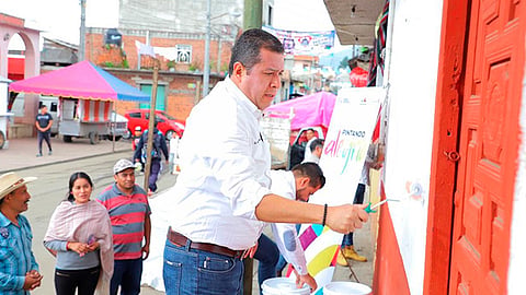 El paso de “Pintando Alegría” por distintas localidades ha logrado llenar de color y calor humano a estas comunidades michoacanas (Foto Cortesía)