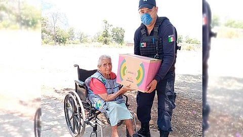 “Las personas de la tercera edad son las que más requerimos este tipo de apoyo”, dijo (Foto Cortesía)