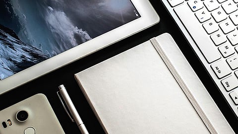 El oftalmólogo Mario Aguado recomendó que los menores de tres años por ningún motivo deben estar frente a estos dispositivos electrónicos (Foto Pixabay.com)