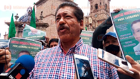 “Los están acosando de todas las maneras al no entregarles su cheque", dijo Benjamín Hernández (Foto: Fátima Miranda)