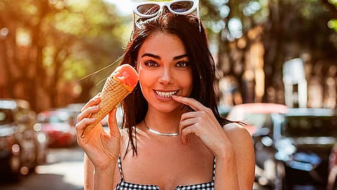 La actriz advirtió a través de sus redes sociales que lo dicho por el paparazzi es mentira (Foto Facebook: Livia Brito)