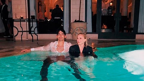 Turner pasó su embarazo en cuarentena junto a su esposo (Foto: @sophiet/instagram)