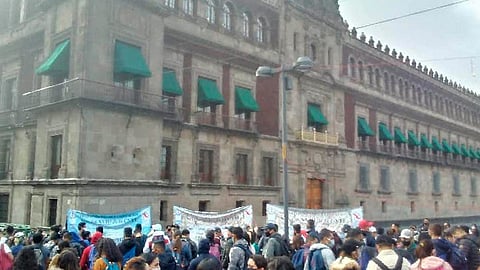 De acuerdo a la CNTE, hay mil 400 egresados de las Normales de Michoacán que requieren ser contratados de manera definitiva (Foto: Cortesía)