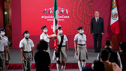 Hubo homenaje al lábaro patrio en Palacio Nacional (Foto: captura de video)