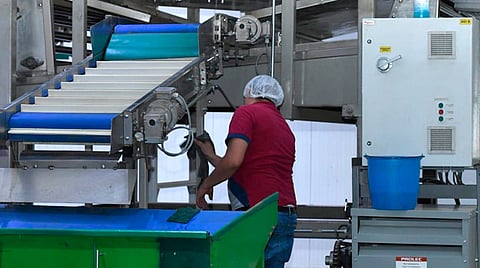 La meta es que cerremos 2020 con cero plazas laborales perdidas, dice el secretario (Foto: Jesús Melgoza Velázquez)