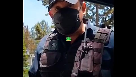 El oficial aseguró que los doctores "nos están matando" durante la pandemia de Covid-19 (Foto: captura/YT Selene Alonzo)