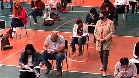 Aspirantes aceptados señalaron la presunta venta de claves por 35 mil pesos antes de iniciar el examen (Foto: Cynthia Arroyo)
