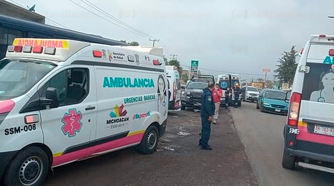 Después de las pláticas con los representantes del gobierno de Michoacán, los alumnos liberaron al policía retenido (Foto: RED 113)