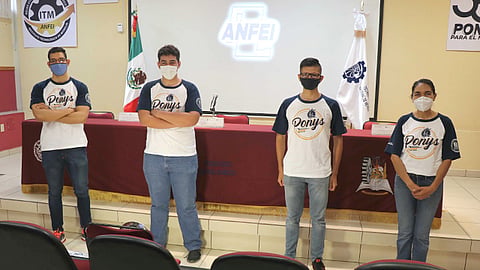 Los estudiantes de todas las instituciones aplicaron el examen bajo la observancia por del jurado quien definirá a los 10 instituciones que llegarán a la fase final (Foto Cortesía)