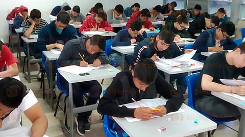 La finalidad es incentivar a jóvenes de escasos recursos a que continúen con su preparación académica (Foto: Guadalupe Martínez)