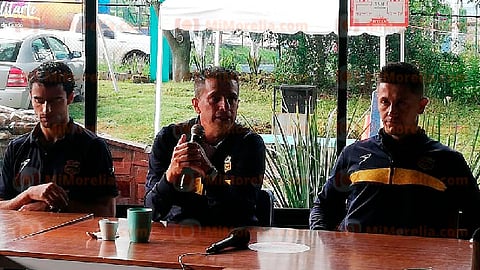 El defensa Víctor Mikel pidió a los aficionados no dejar de apoyar al Atlético Morelia (Foto: Josimar Lara)